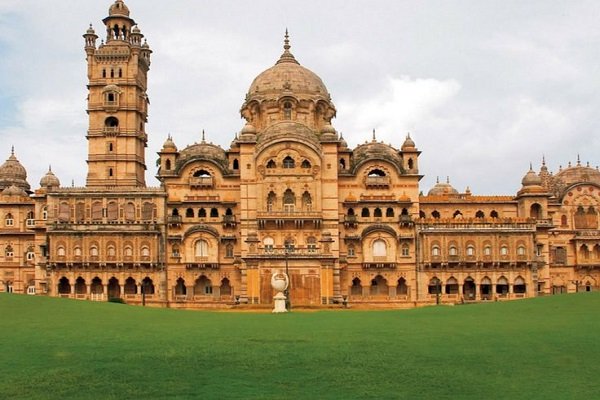 jamnagar to vododara cabs